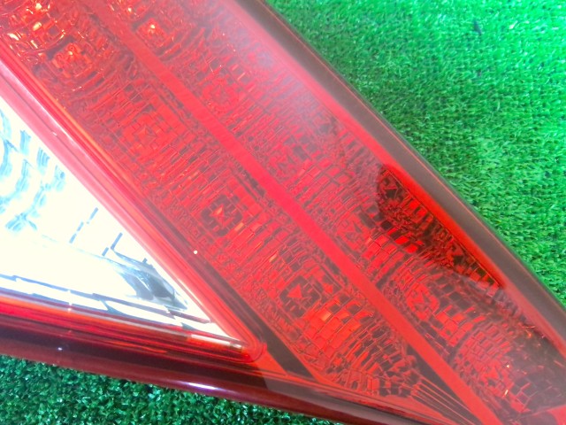 【中古】エスティマ DBA-ACR55W 左フィニッシャーランプ 81591-28260