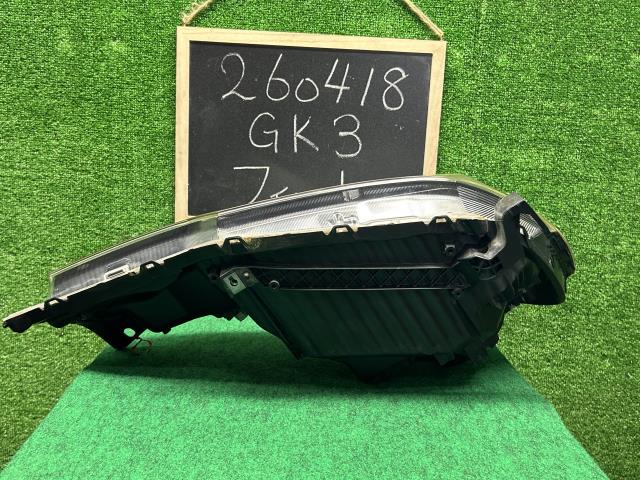 【中古】フィット DBA-GK3 左ヘッドランプＡＳＳＹ 33150-T5A-N01