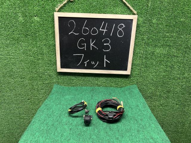 【中古】フィット DBA-GK3 バックカメラ