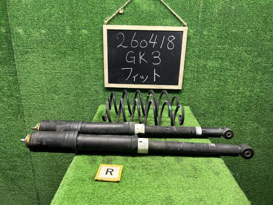 【中古】フィット DBA-GK3 リアショック アブソーバーセット
