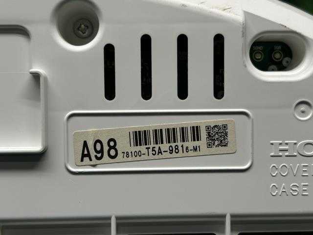 【中古】フィット DBA-GK3 スピードメーター 78100-T5A-981