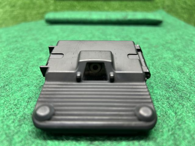 【中古】フィット DBA-GK3 フロント レーダー・カメラ（運転支援用）