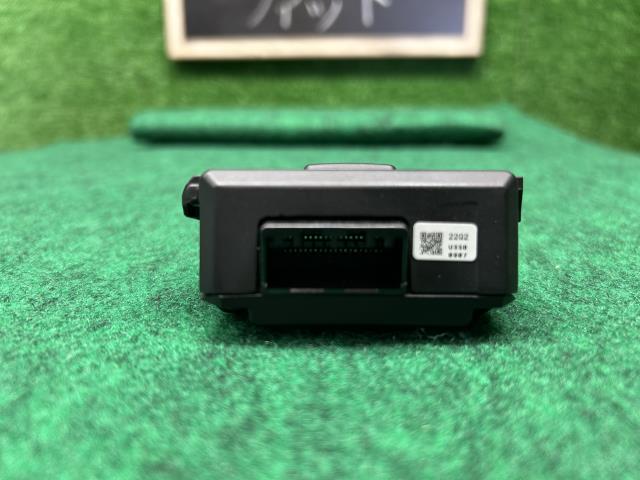 【中古】フィット DBA-GK3 フロント レーダー・カメラ（運転支援用）
