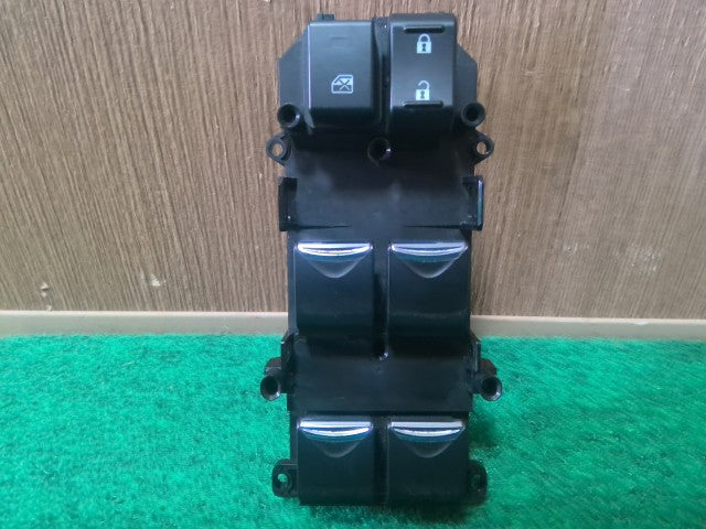 【中古】レジェンド DAA-KC2 パワーウインドウスイッチ PWｽｲｯﾁ