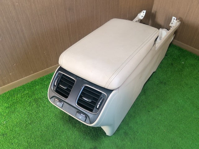 【中古】レジェンド DAA-KC2 フロント センター