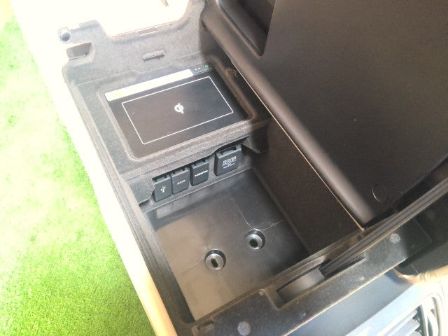 【中古】レジェンド DAA-KC2 フロント センター