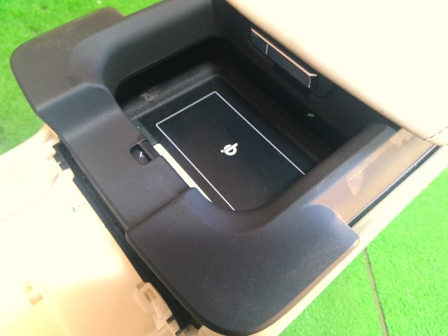 【中古】レジェンド DAA-KC2 フロント センター