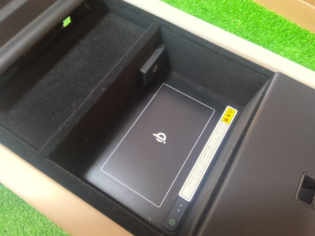 【中古】レジェンド DAA-KC2 リアシート コンソールボックス
