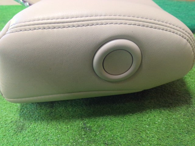 【中古】レジェンド DAA-KC2 フロント 右