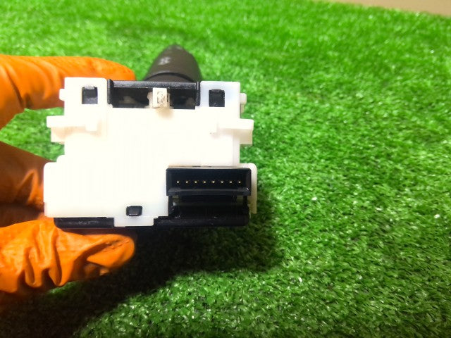 【中古】セレナ DBA-CNC25 ライトスイッチ ウインカーレバー