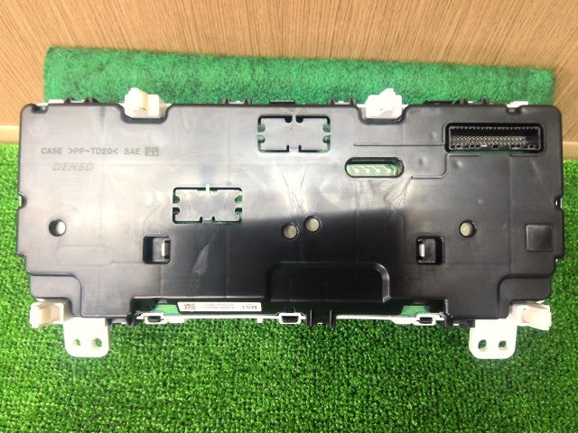 【中古】ミラココア DBA-L685S スピードメーター 82600-B2340