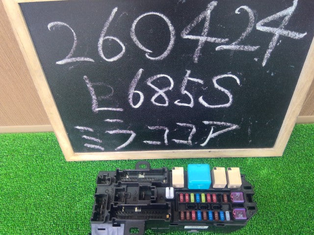 【中古】ミラココア DBA-L685S ヒューズボックス 助手席