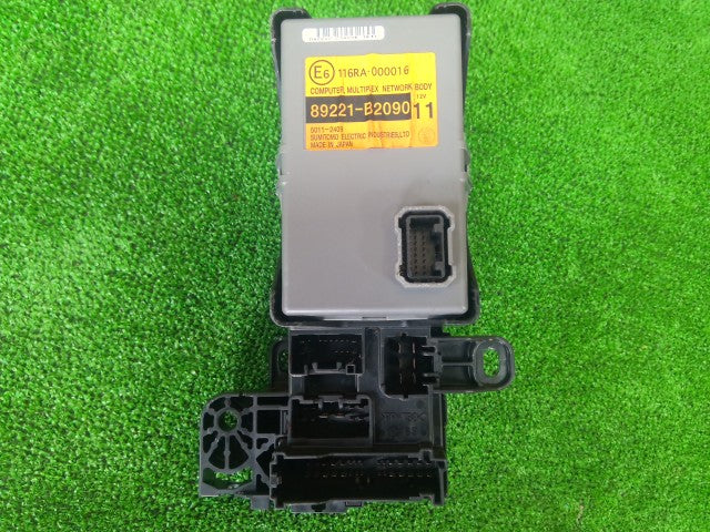 【中古】ミラココア DBA-L685S ヒューズボックス 助手席