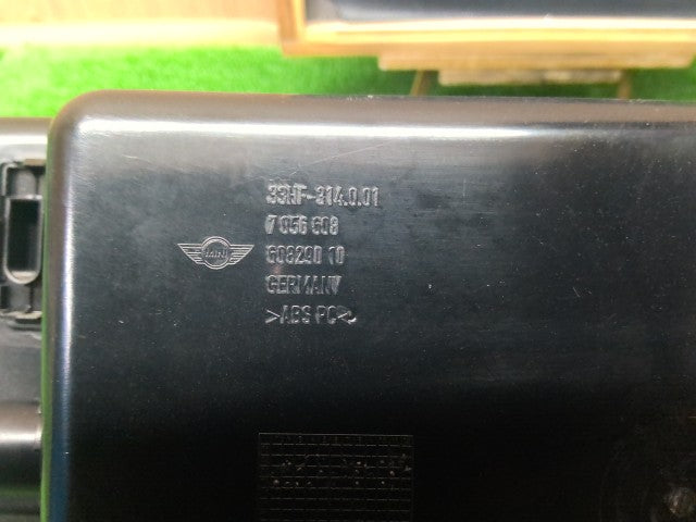 【中古】BMW ミニ GH-RA16 グローブＢＯＸ