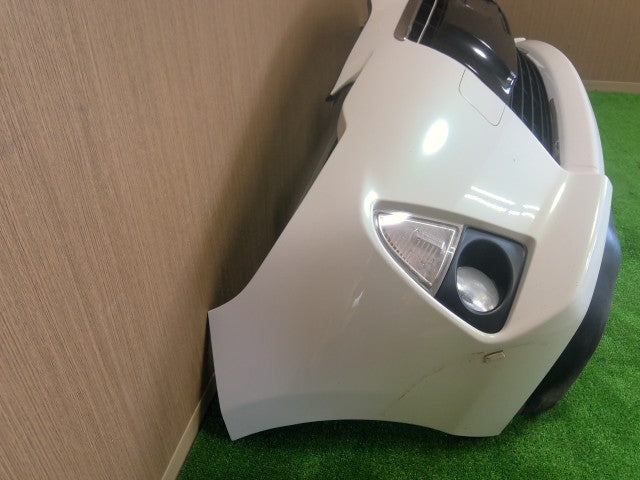 【中古】アクア DAA-NHP10 フロントバンパーＡＳＳＹ 52119-52620-A1