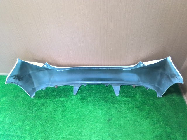 【中古】アクア DAA-NHP10 リアバンパーＡＳＳＹ 52159-52790-A1