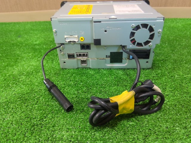 【中古】アクア DAA-NHP10 ケンウッド カーナビゲーション