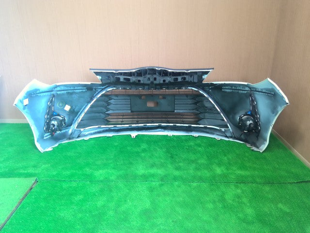 【中古】ヴィッツ DAA-NHP130 フロントバンパーＡＳＳＹ 52119-52A50-A1