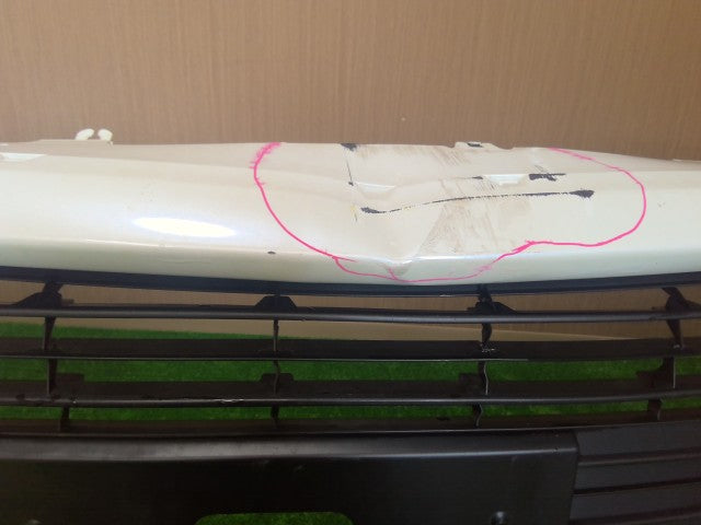 【中古】ヴィッツ DAA-NHP130 フロントバンパーＡＳＳＹ 52119-52A50-A1