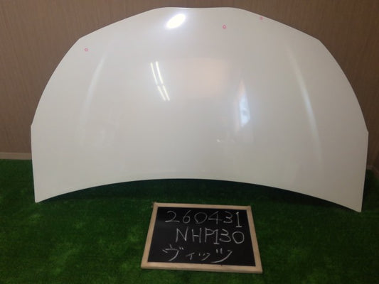 【中古】ヴィッツ DAA-NHP130 ボンネットフード 53301-52310