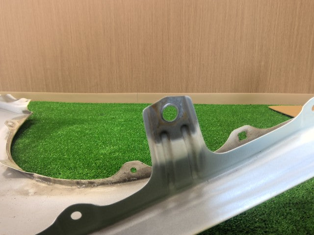 【中古】ヴィッツ DAA-NHP130 左フロントフェンダー 53812-52570