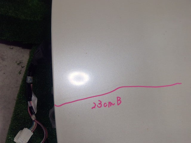 【中古】ヴィッツ DAA-NHP130 左フロントドアＡＳＳＹ 67002-52480