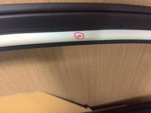【中古】ヴィッツ DAA-NHP130 左フロントドアＡＳＳＹ 67002-52480