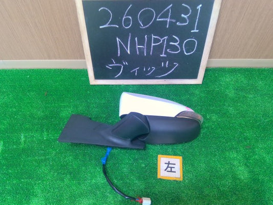 【中古】ヴィッツ DAA-NHP130 左サイドミラー 87940-52B30
