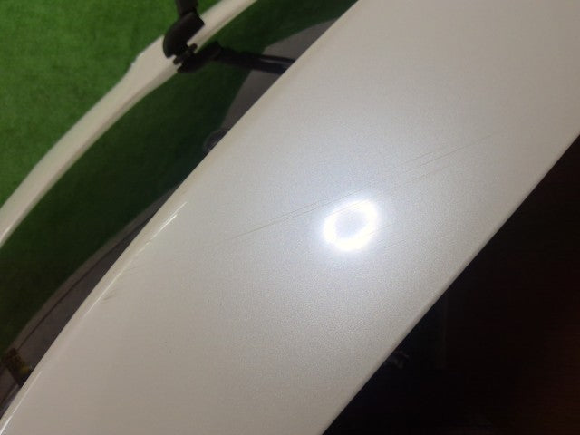 【中古】ヴィッツ DAA-NHP130 バックドアＡＳＳＹ 67005-52F80
