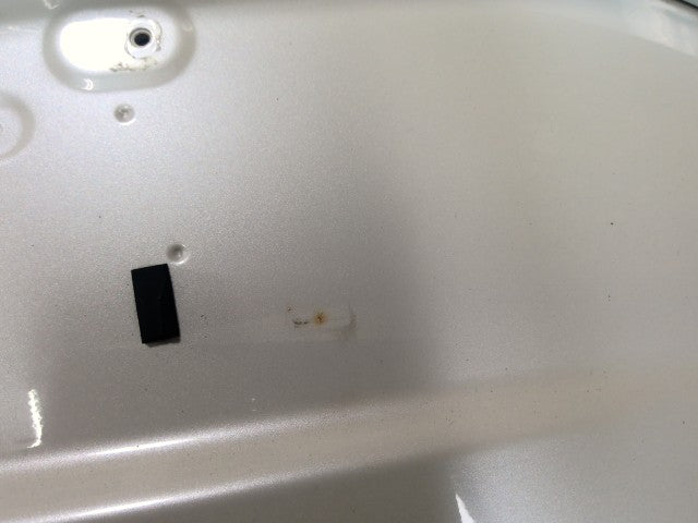 【中古】ヴィッツ DAA-NHP130 バックドアＡＳＳＹ 67005-52F80