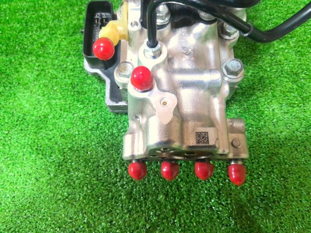 【中古】ヴィッツ DAA-NHP130 ＡＢＳアクチュエーター 47070-52020