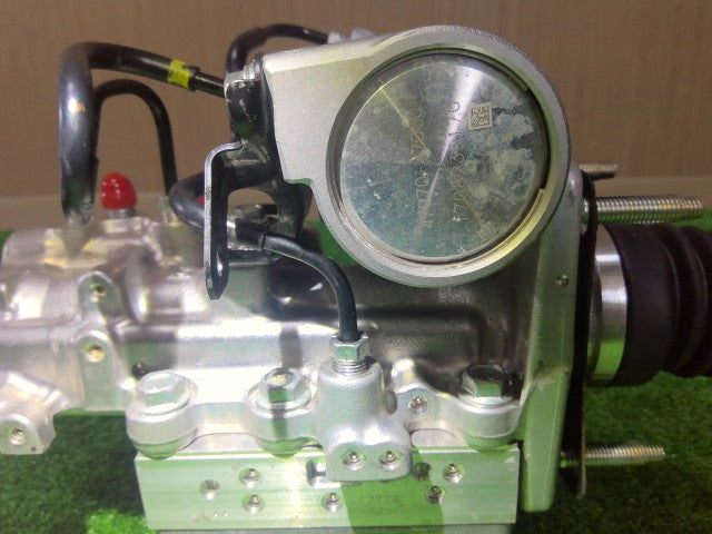 【中古】ヴィッツ DAA-NHP130 ＡＢＳアクチュエーター 47070-52020