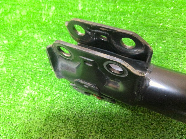【中古】ヴィッツ DAA-NHP130 左フロントストラット 48520-52F60