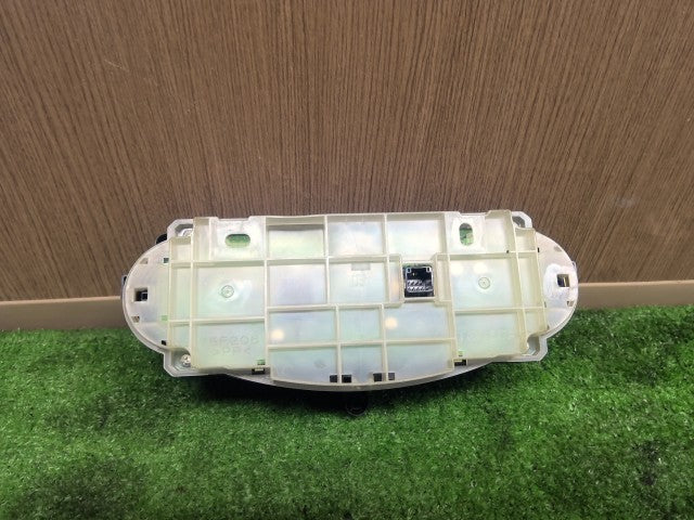 【中古】ヴィッツ DAA-NHP130 ＡＣ エアコン