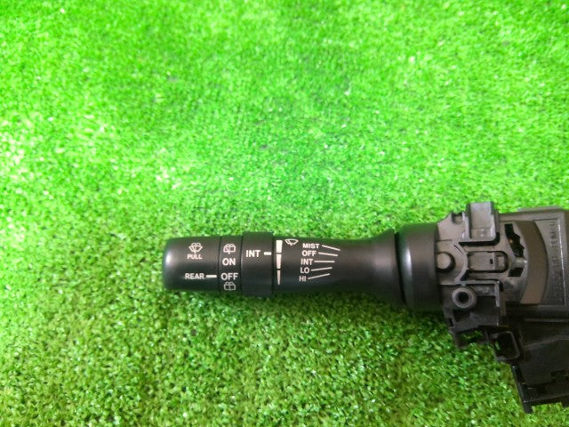 【中古】ヴィッツ DAA-NHP130 ワイパースイッチ 84652-52251