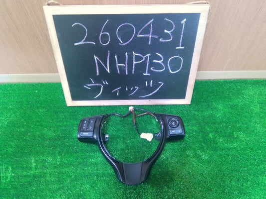 【中古】ヴィッツ DAA-NHP130 ステアリング スイッチ