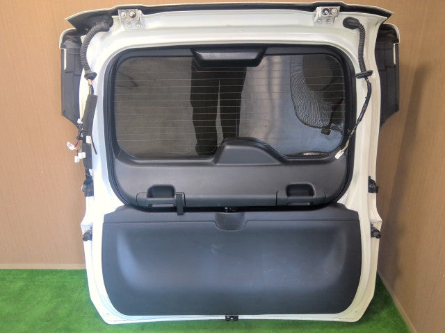 【中古】ニスモ セレナ DAA-GFC27 バックドア