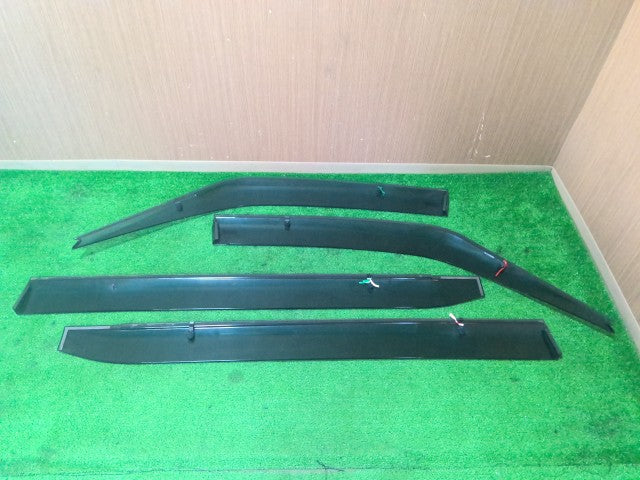 【中古】ニスモ セレナ DAA-GFC27 ドアバイザー