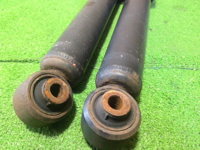 【中古】ニスモ セレナ DAA-GFC27 ストラット