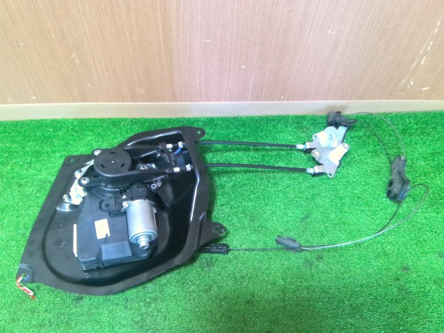 【中古】ニスモ セレナ DAA-GFC27 左