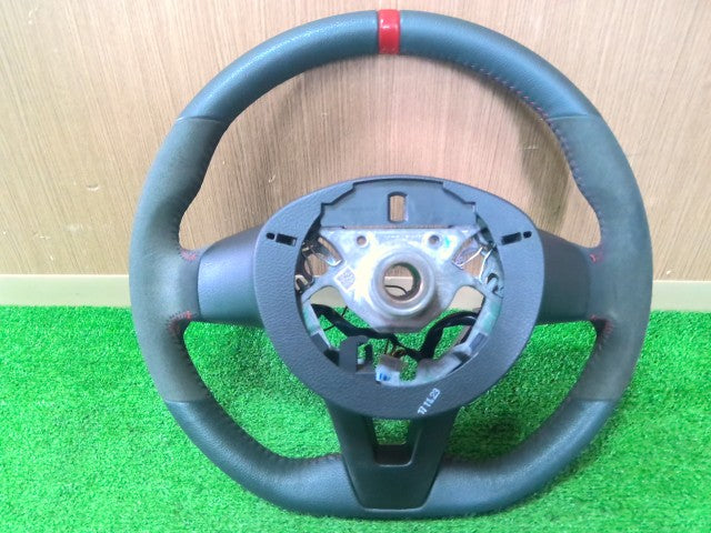 【中古】ニスモ セレナ DAA-GFC27 革