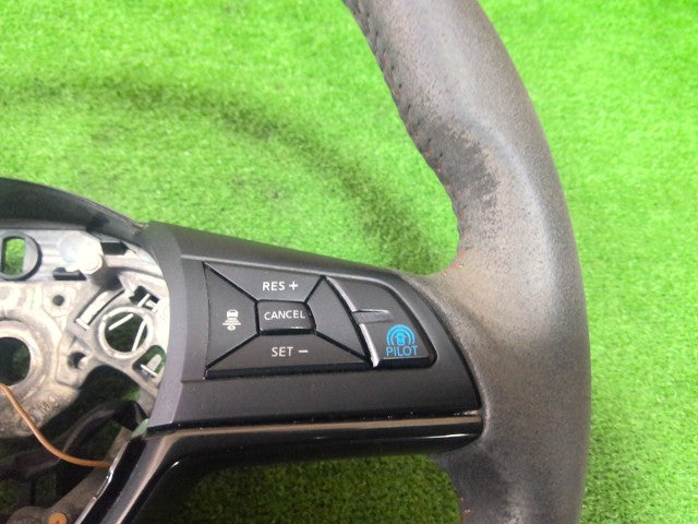 【中古】ニスモ セレナ DAA-GFC27 革