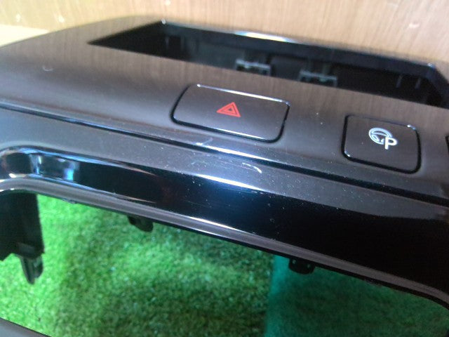 【中古】ニスモ セレナ DAA-GFC27 オーディオパネル
