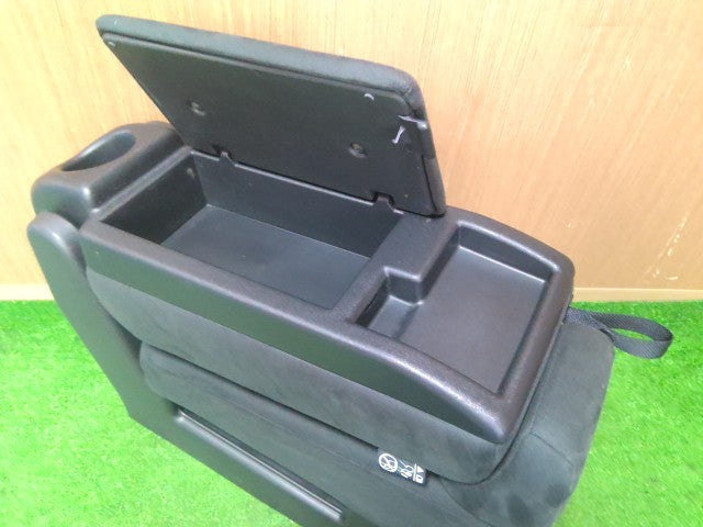 【中古】ニスモ セレナ DAA-GFC27 コンソールボックス