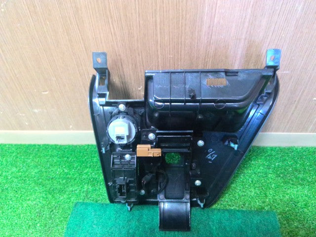【中古】ニスモ セレナ DAA-GFC27 シフト