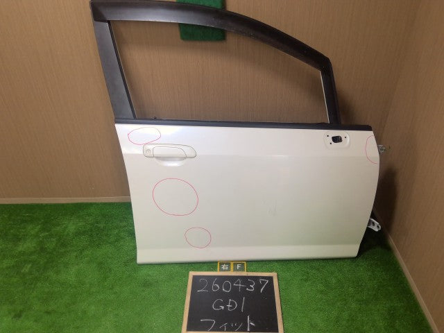 【中古】フィット UA-GD1 右フロントドア 運転席