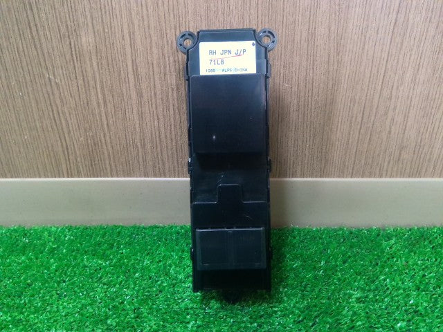 【中古】スイフト DBA-ZC72S パワーウインドウスイッチ PWスイッチ