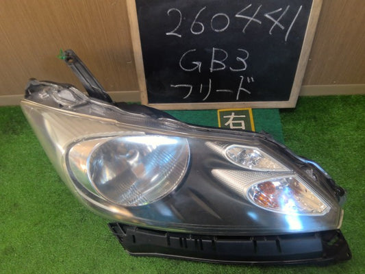 【中古】フリード DBA-GB3 右 ヘッドランプ