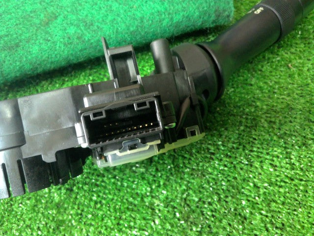 【中古】マークＸジオ DBA-ANA15 ライト スイッチ