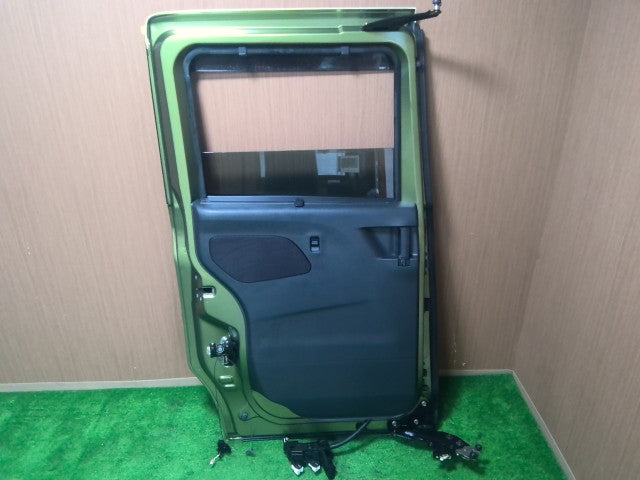 【中古】ｅＫクロススペース 4AA-B38A 左 リア